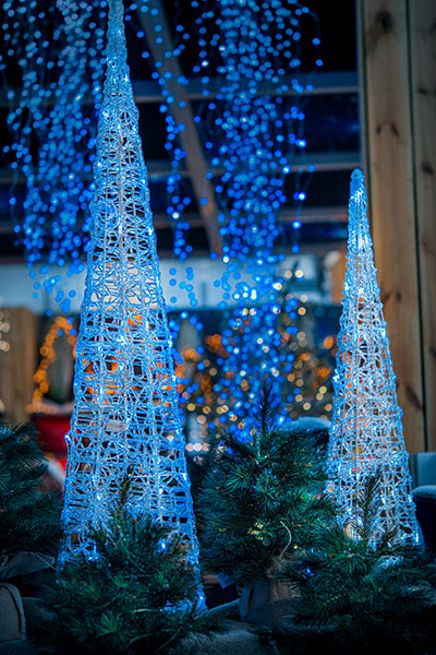 Décoration de Noël - illuminations - maisons de bois illuminées